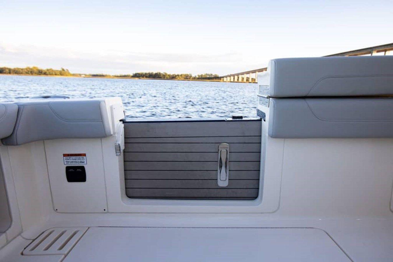 the best price on 2024 Scout 425 LXF - SCOUT BOATS