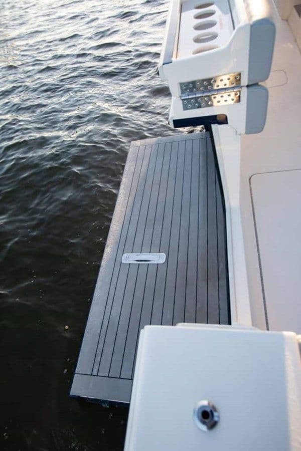 Buy a 2024 Scout 425 LXF 425 LXF at Shestakov Yacht Sales