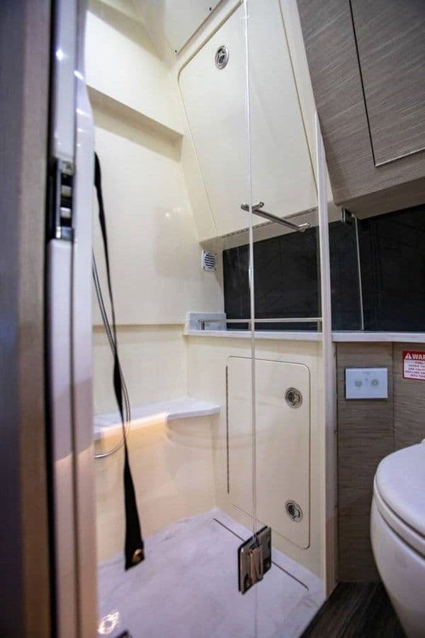 Buy a yacht 2024 Scout 425 LXF - SCOUT BOATS