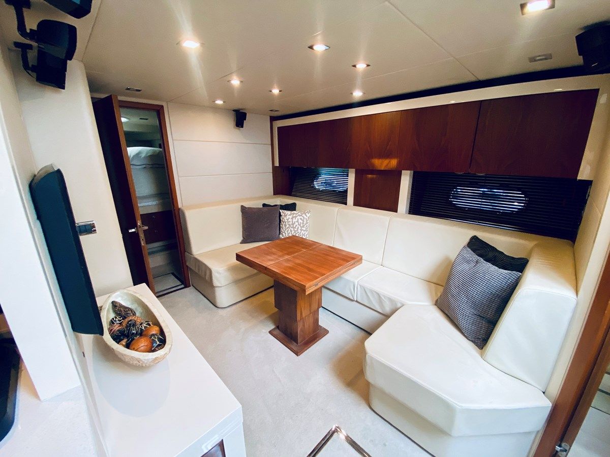 Купить ESSENCE 2010