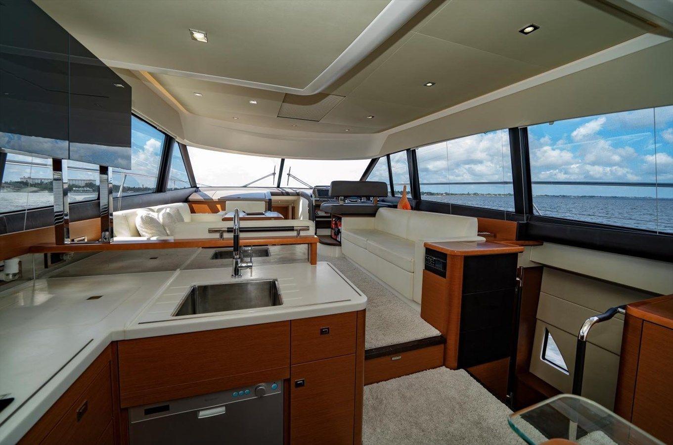 Buy a yacht 2015 Prestige 550 Fly - PRESTIGE
