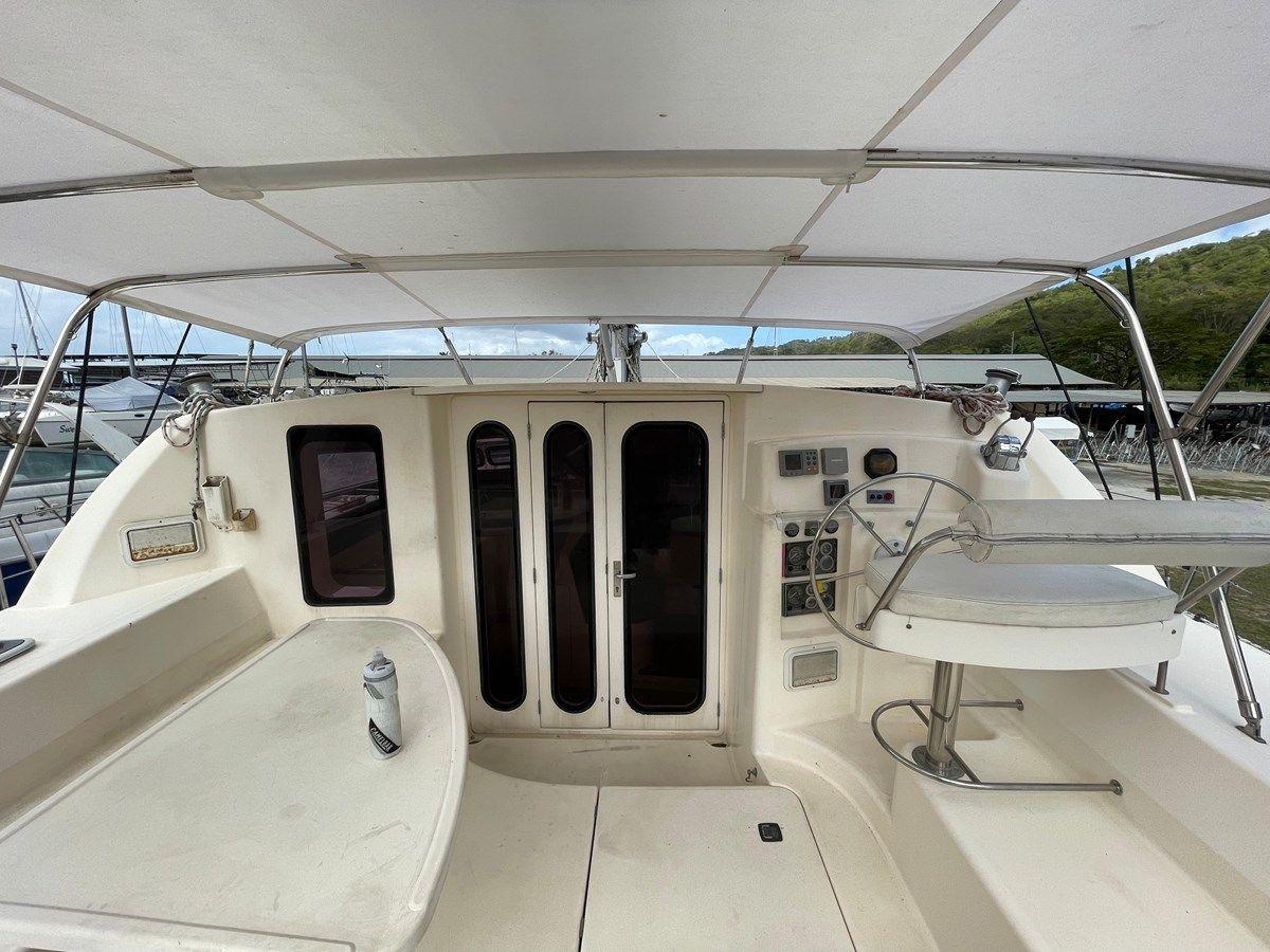 2000 Moorings 3800 - ROBERTSON & CAINE price