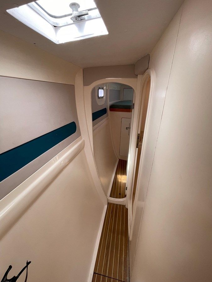 best yacht sales deals 2000 Moorings 3800 - ROBERTSON & CAINE