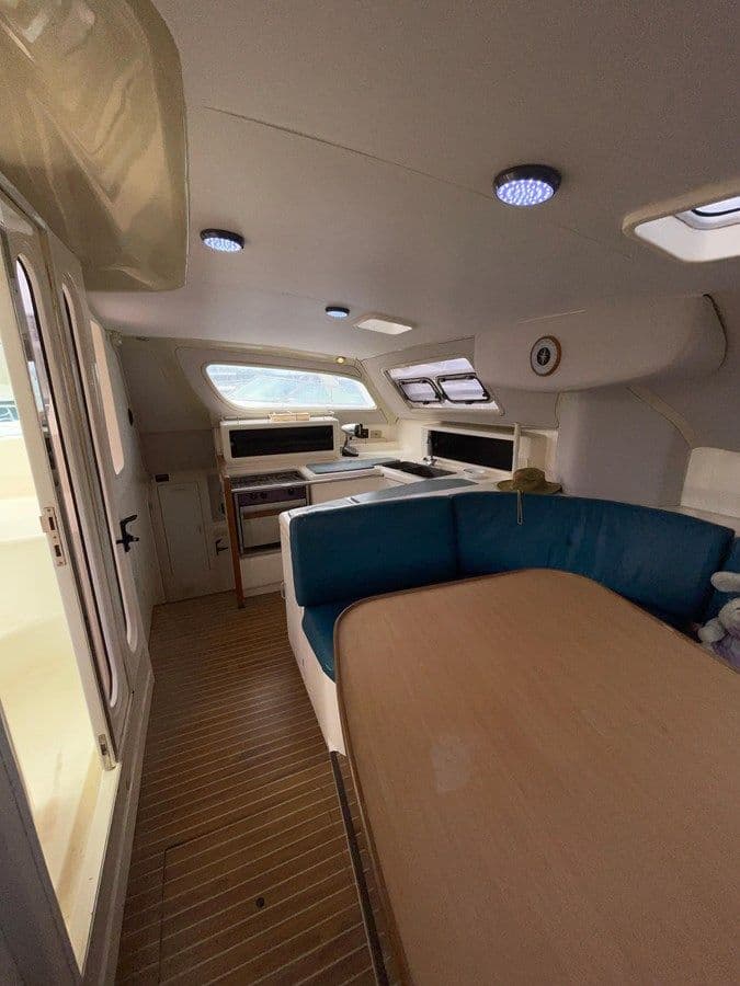 the best price on 2000 Moorings 3800 38