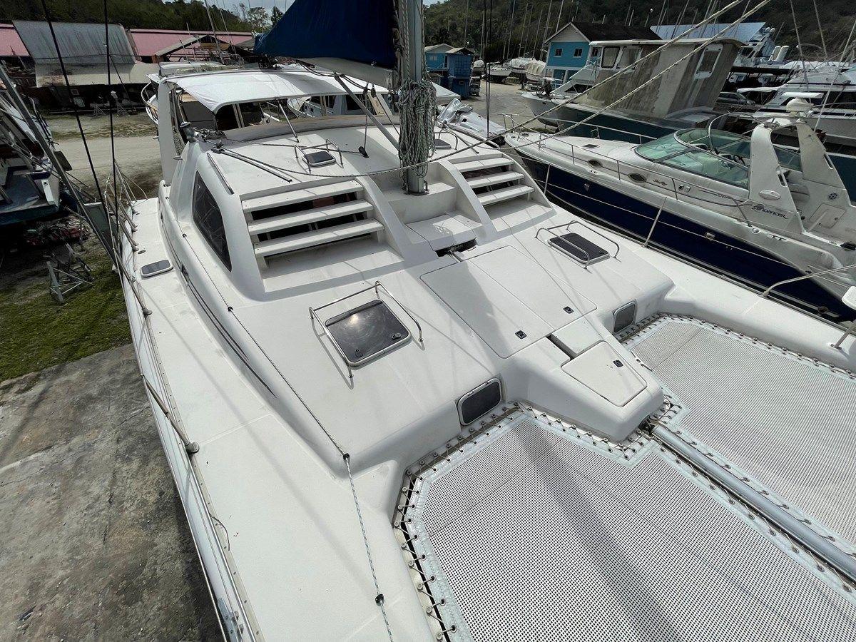 Buy a 2000 Moorings 3800 - ROBERTSON & CAINE at Shestakov Yacht Sales