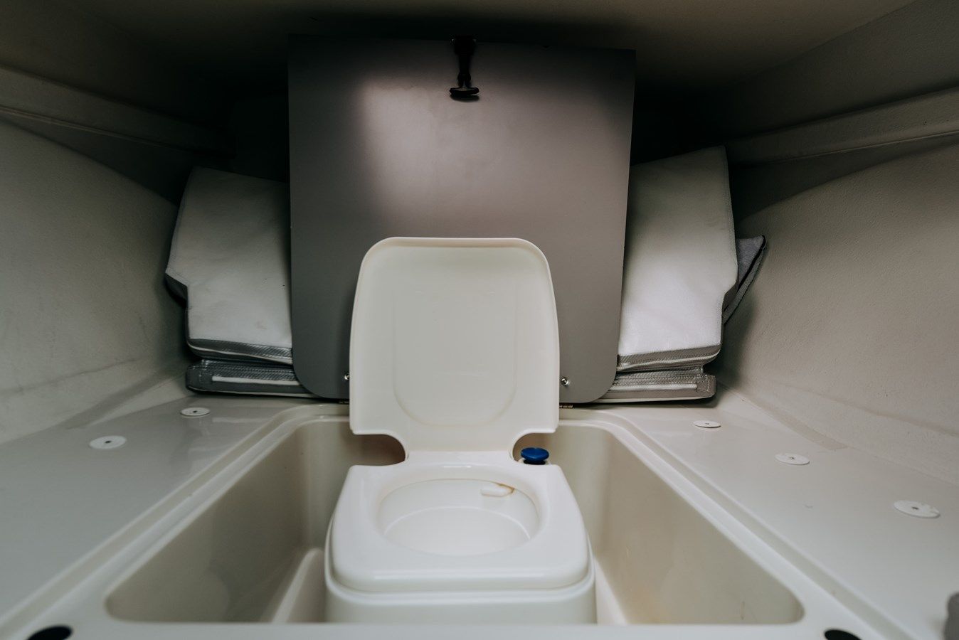 Buy a yacht F11 2008