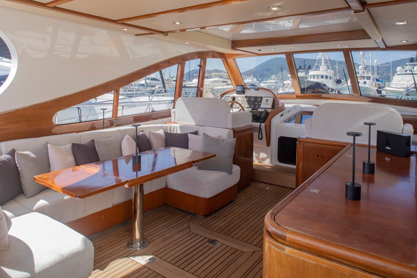 Buy a yacht -- - NAVALIA