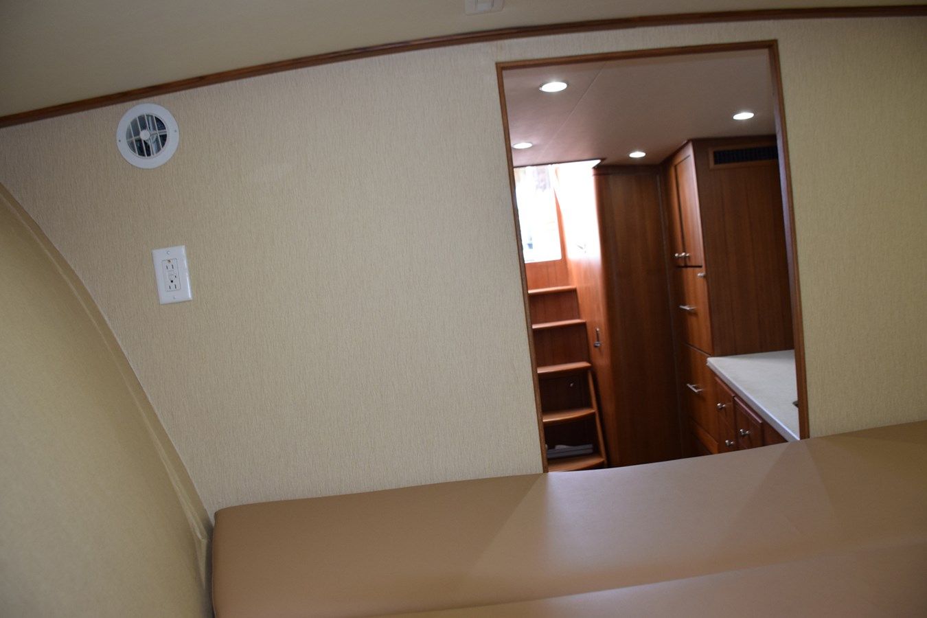 Купить яхту CAZADORA 1964 в Shestakov Yacht Sales