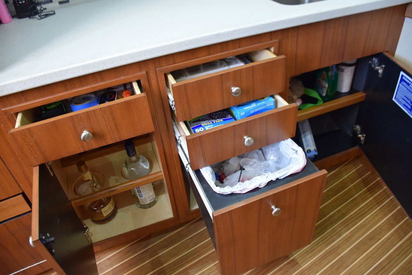 Стоимость яхты CAZADORA Warren O'Neal 2015 renovation