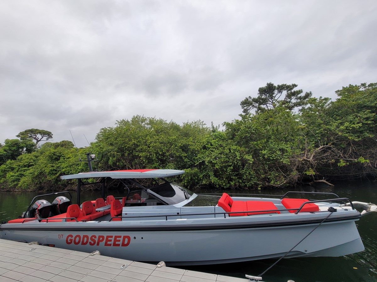 Купить яхту - 37 Brabus Shadow в Shestakov Yacht Sales