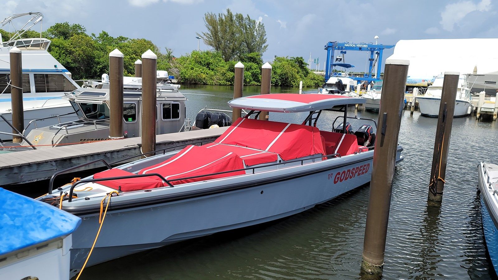 Продажа яхты - - Axopar