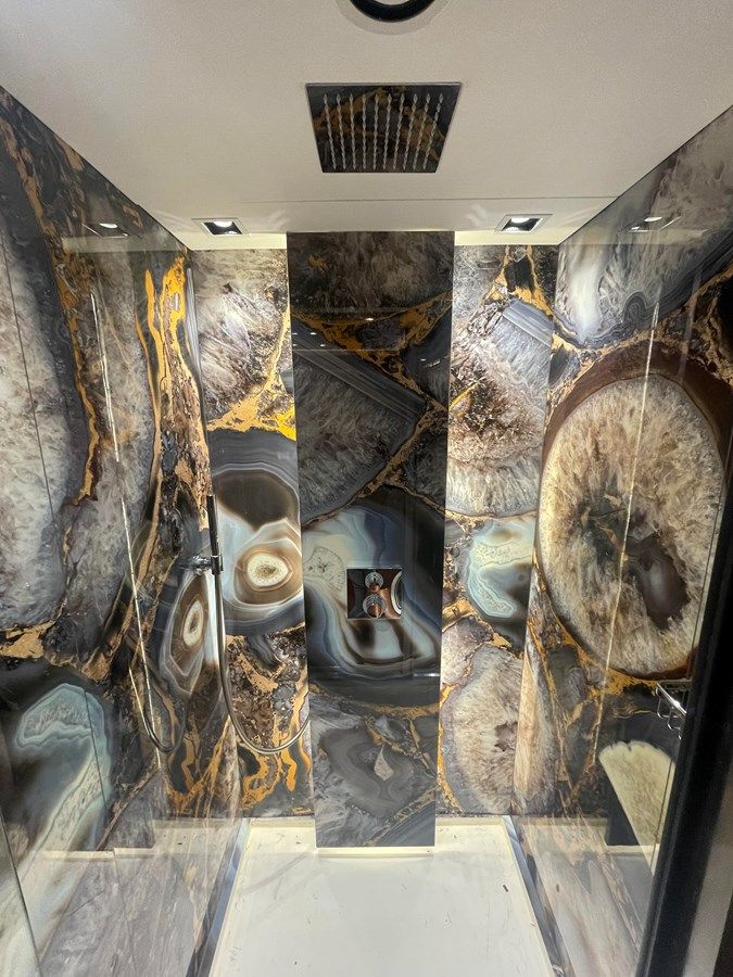 Buy a yacht Blade 6 2009