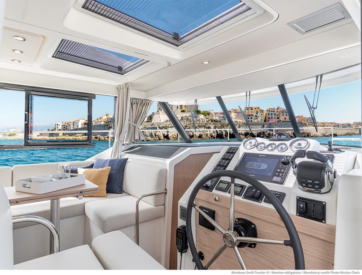 Buy a yacht IN STOCK - Beneteau