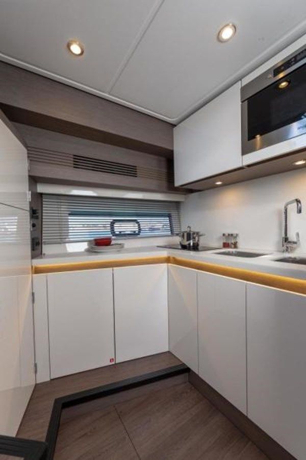 Лучшие предложения покупки яхты In Stock - Beneteau