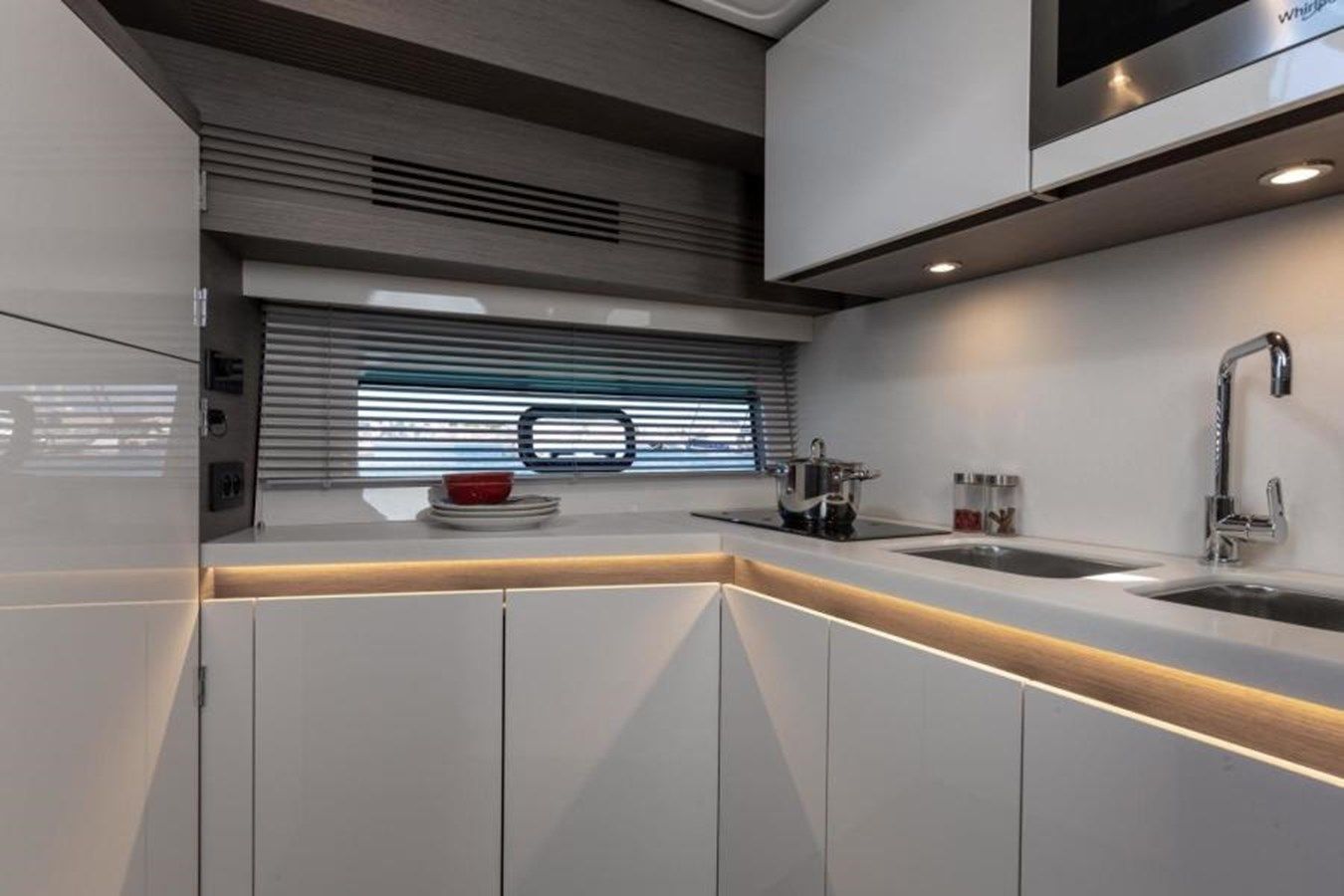 Лучшая цена на In Stock Gran Turismo 45