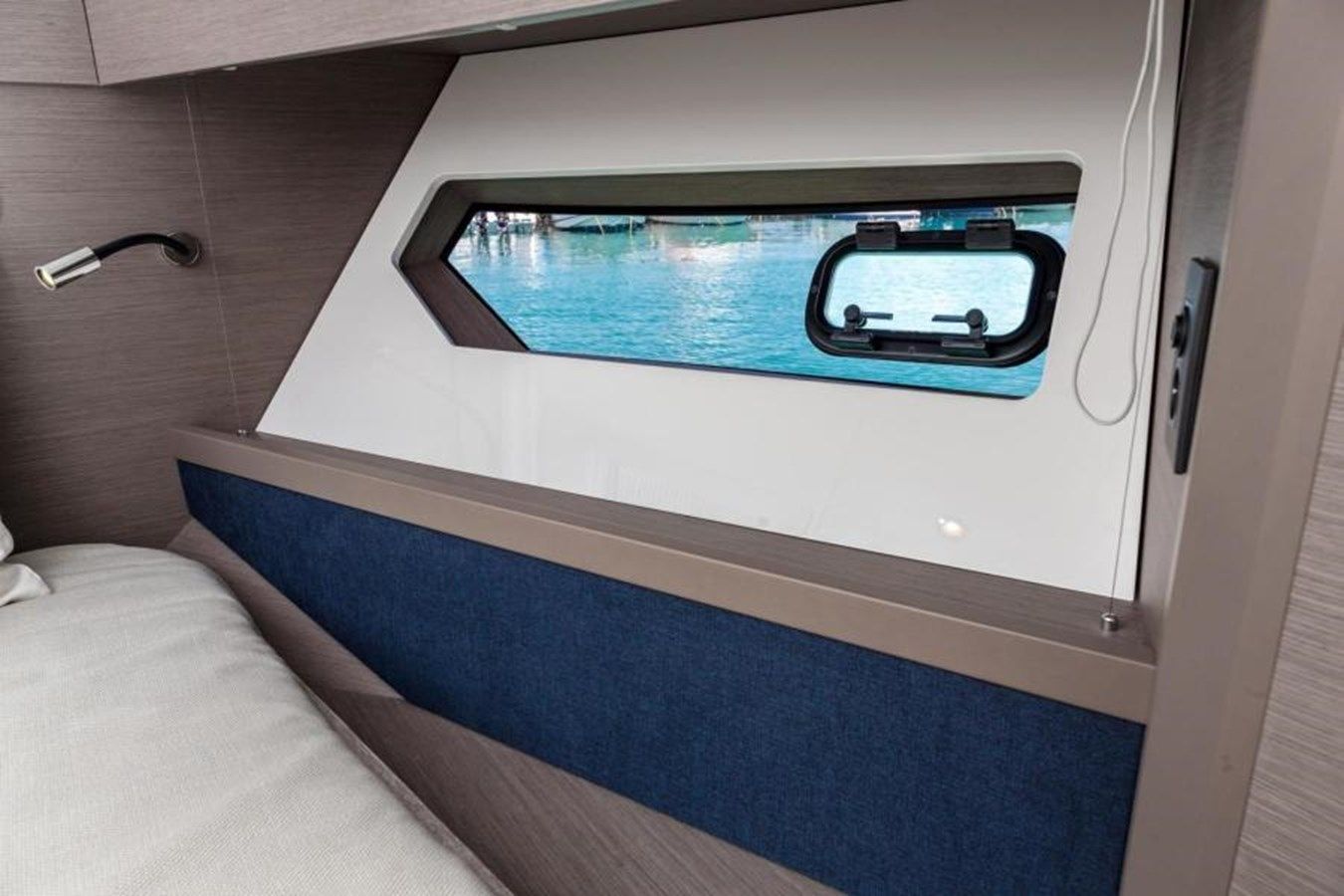 Лучшая цена на In Stock 45