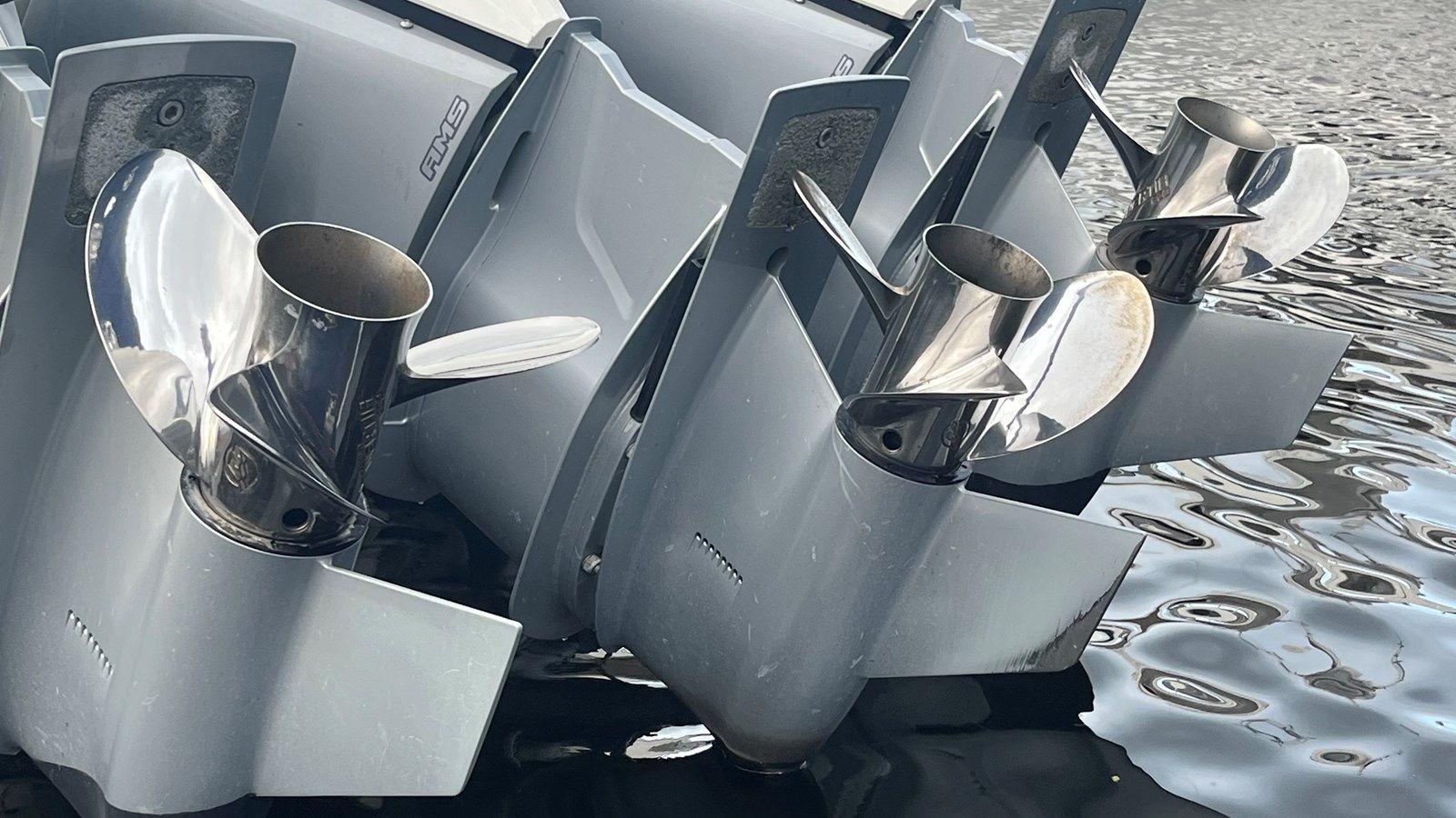 the best price on BLUE WHALER 38