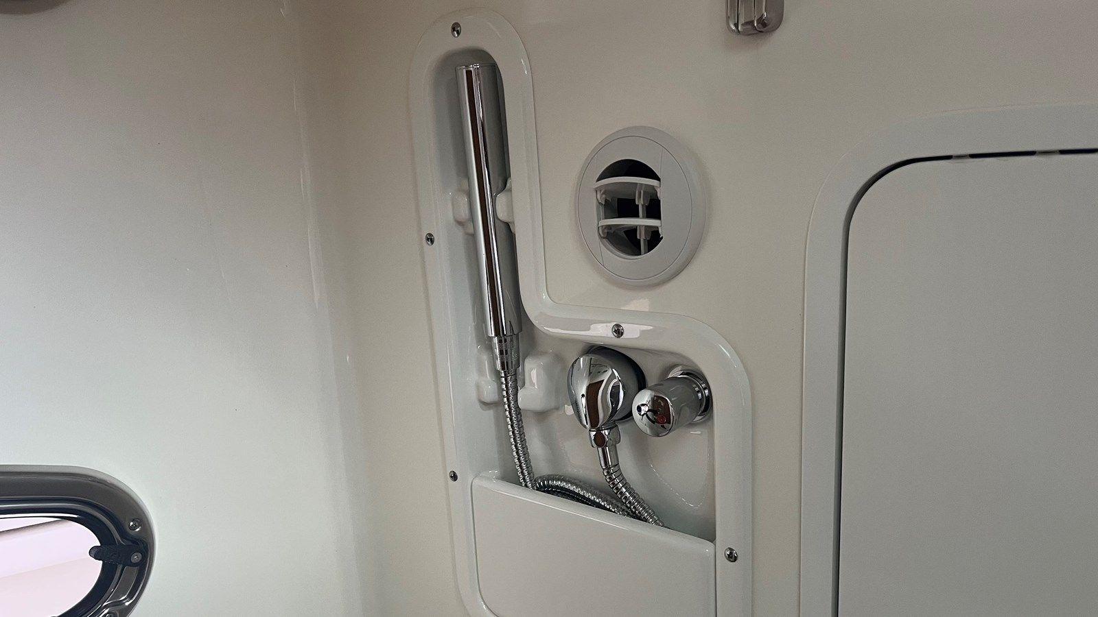 Buy a BLUE WHALER 380 OUTRAGE at Shestakov Yacht Sales