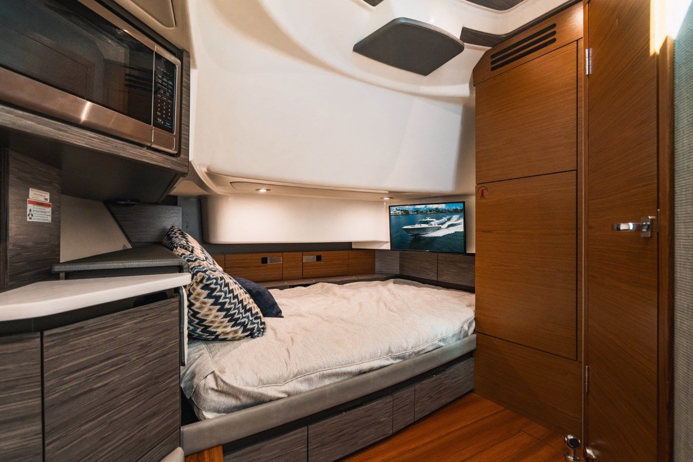 Buy a yacht No Name - Tiara