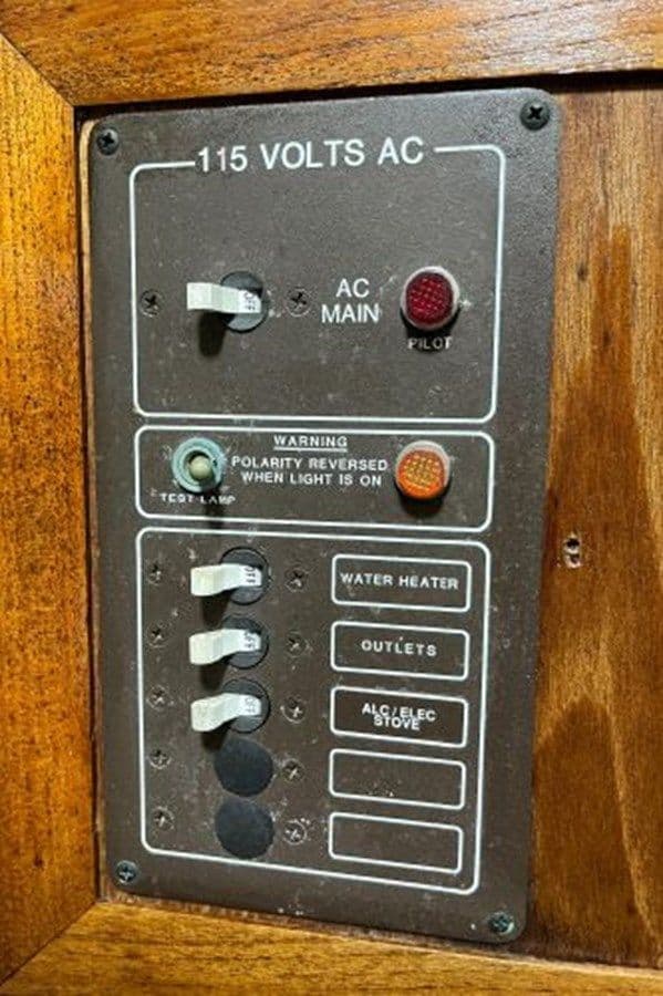 best yacht sales deals 1988 Cape Dory Flybridge Cruiser Flybridge Cruiser