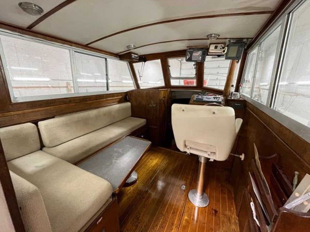 the best price on 1988 Cape Dory Flybridge Cruiser