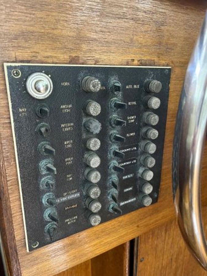 Buy a 1988 Cape Dory Flybridge Cruiser 28 at Shestakov Yacht Sales