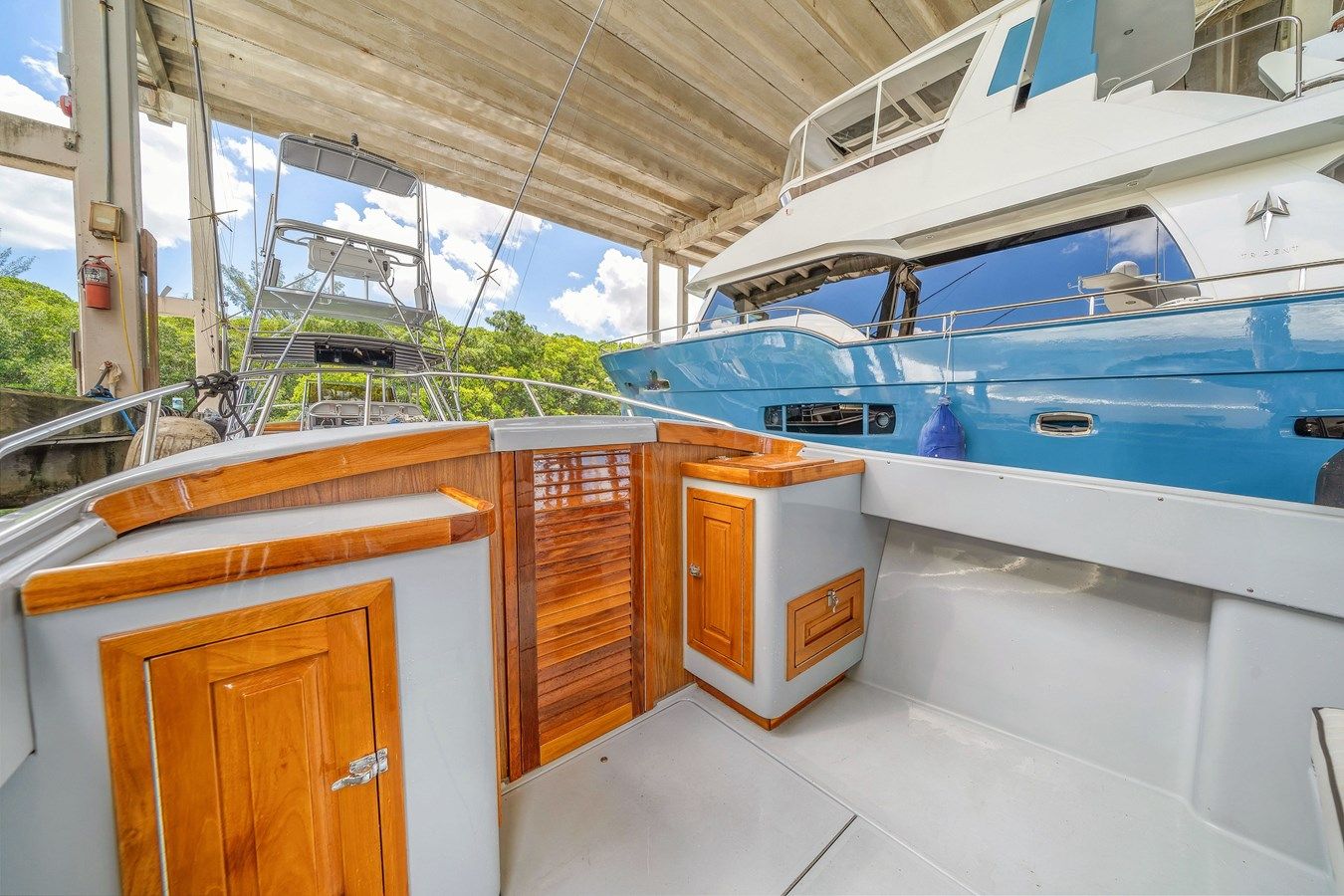 Buy a yacht - Marine 26-02