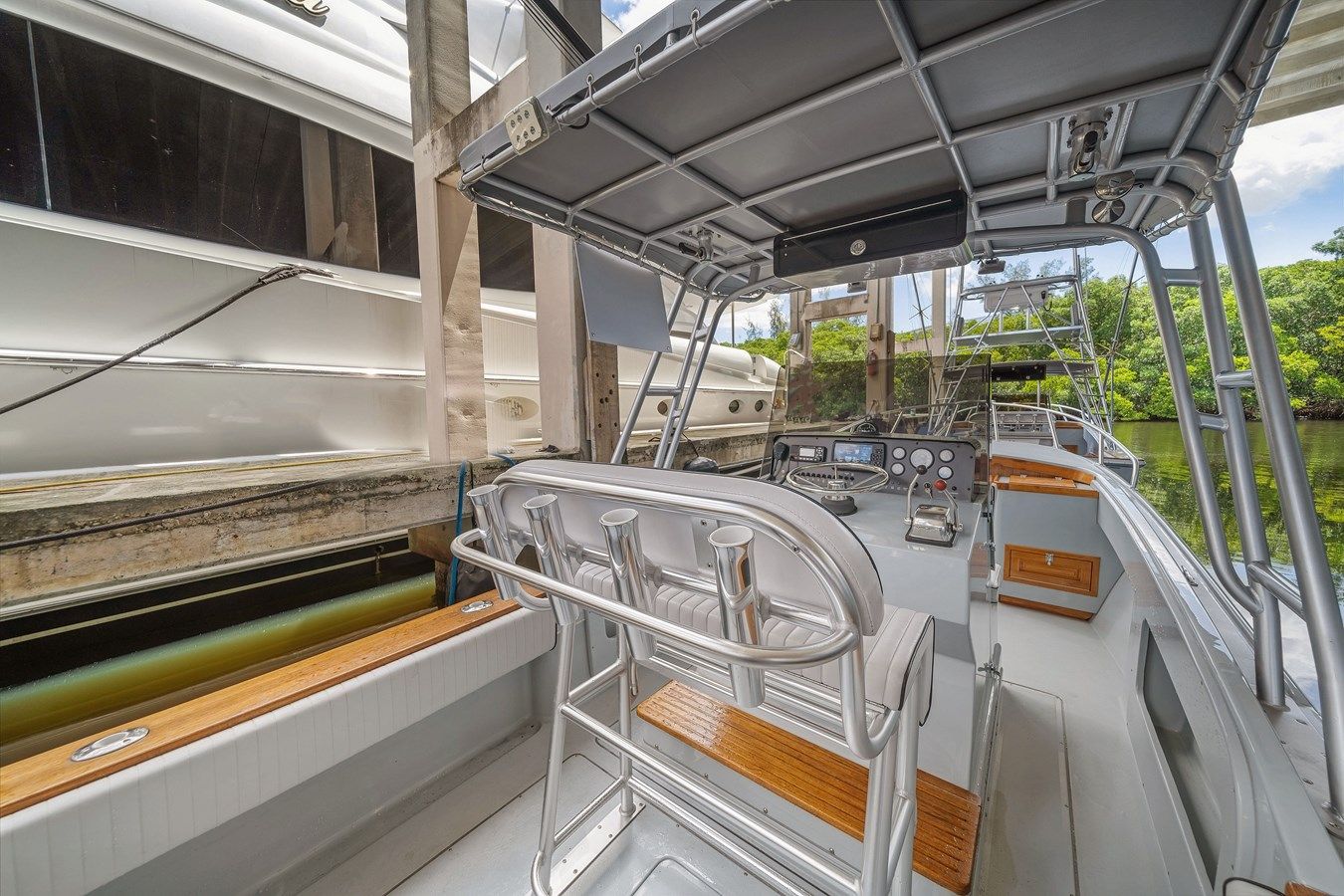 Buy a yacht - - STRIKE