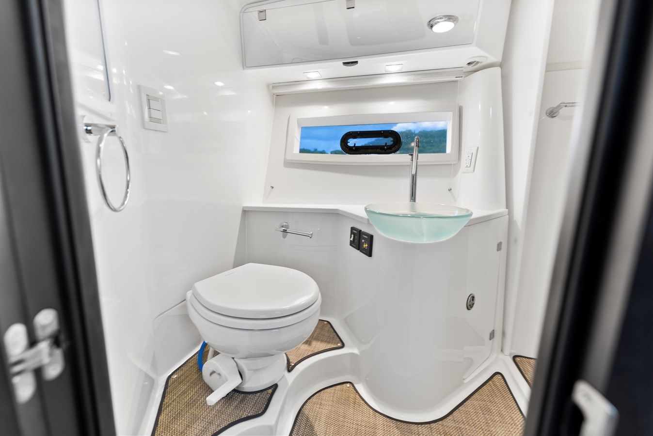 Buy a COBALT A40 A40 at Shestakov Yacht Sales