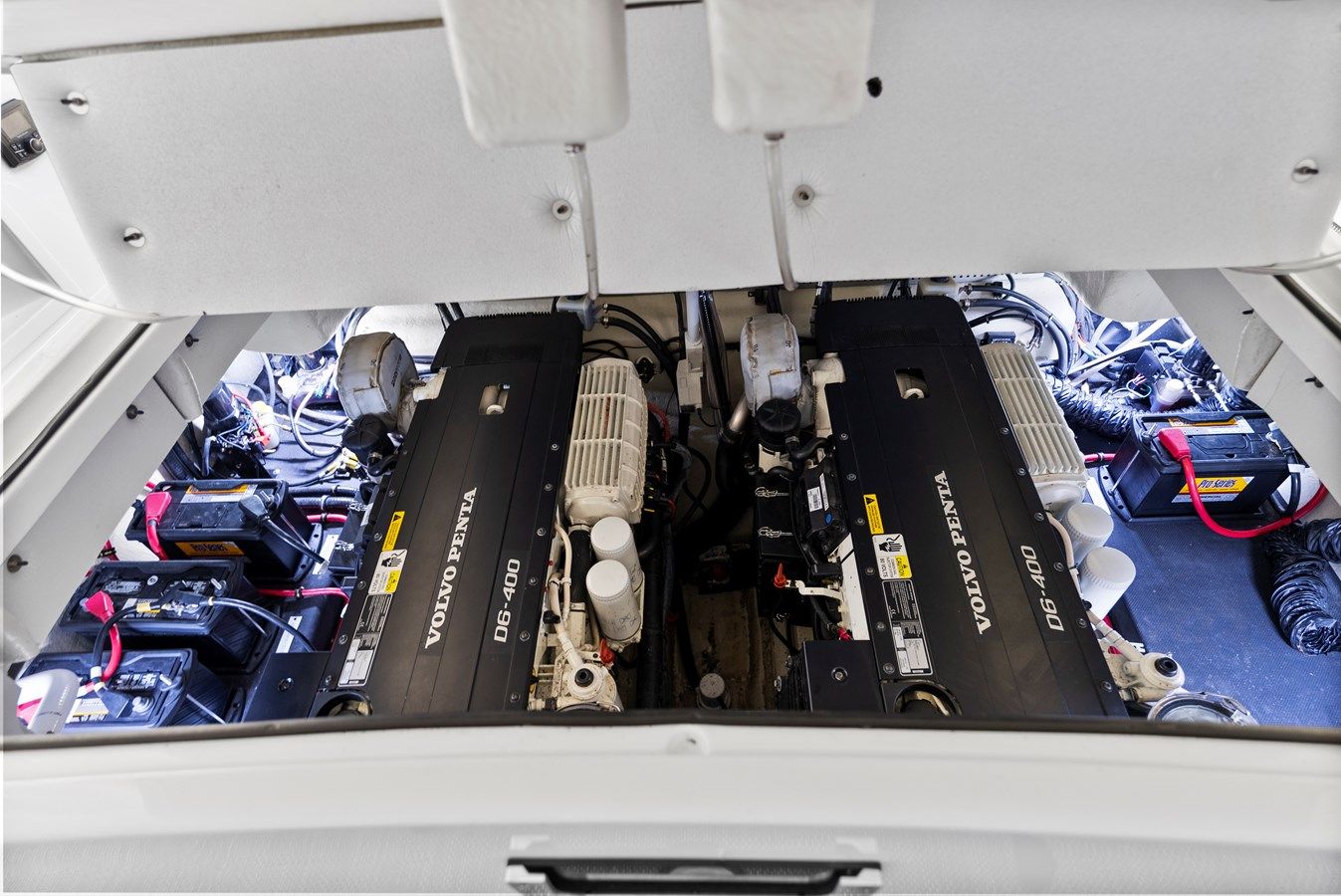 Buy a yacht COBALT A40 - COBALT