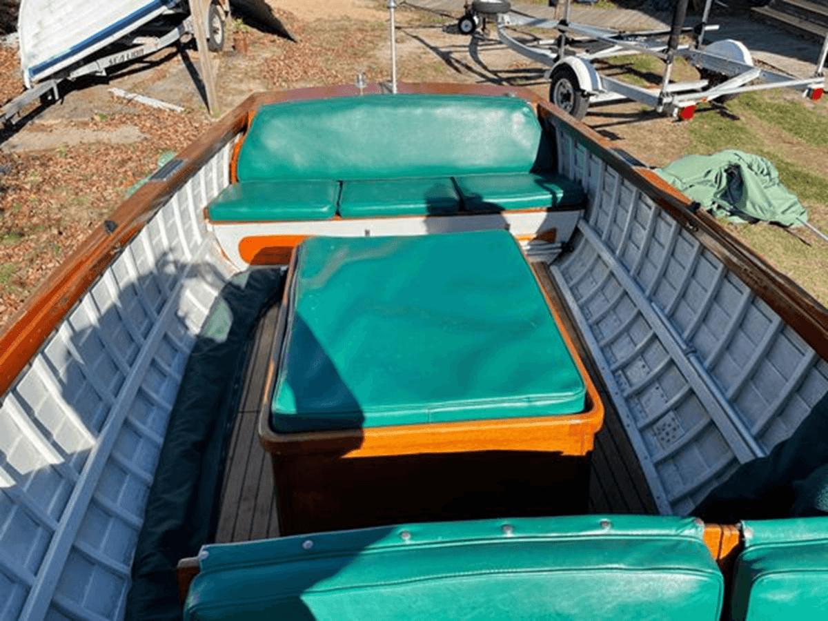 Buy a yacht Molly - LYMAN