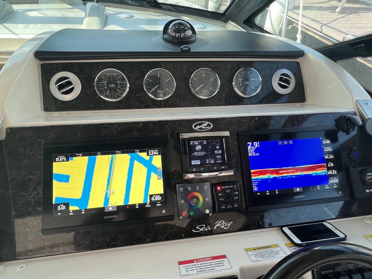 Buy a yacht AQUA GENIUS - SEA RAY