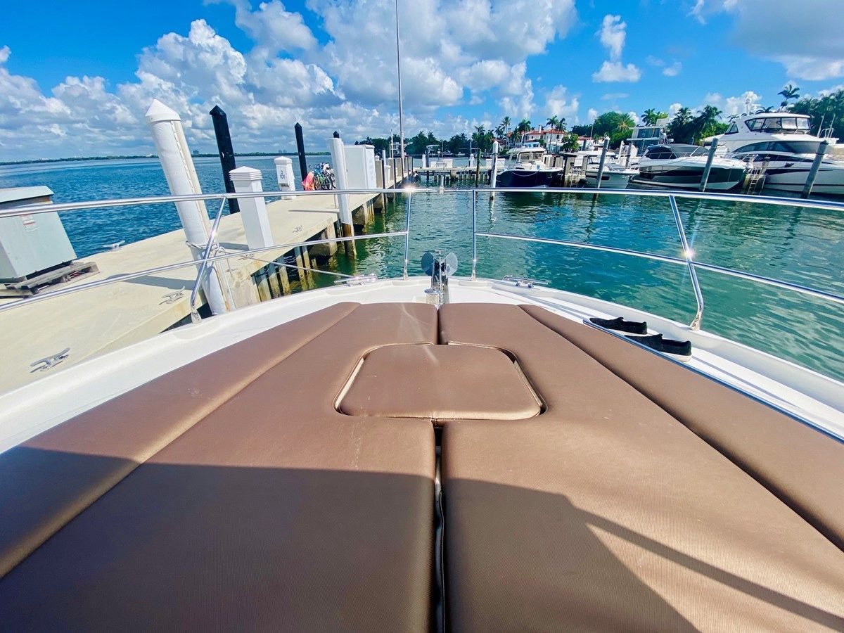 Buy a Knee Deep 50 at Shestakov Yacht Sales