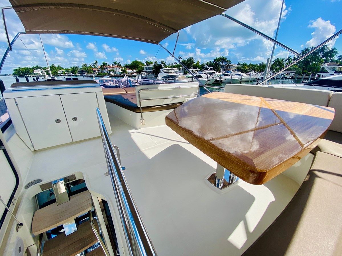 best yacht sales deals Knee Deep