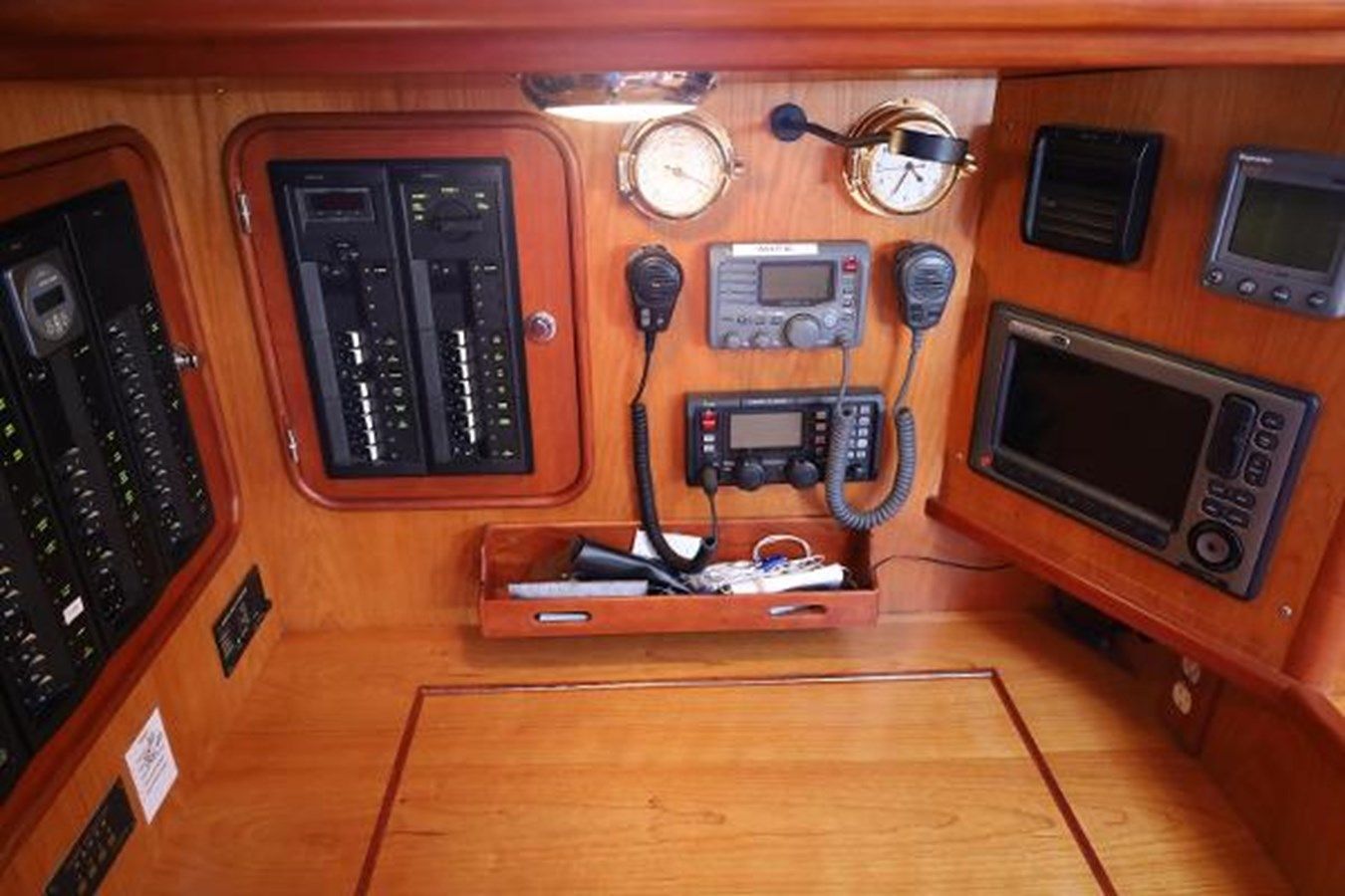 Buy a SIRIUS at Shestakov Yacht Sales