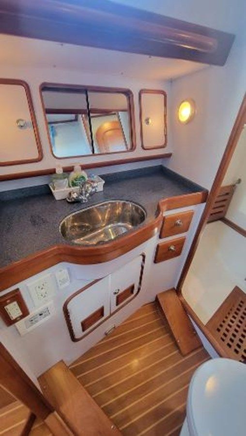 Buy a SIRIUS 47 at Shestakov Yacht Sales