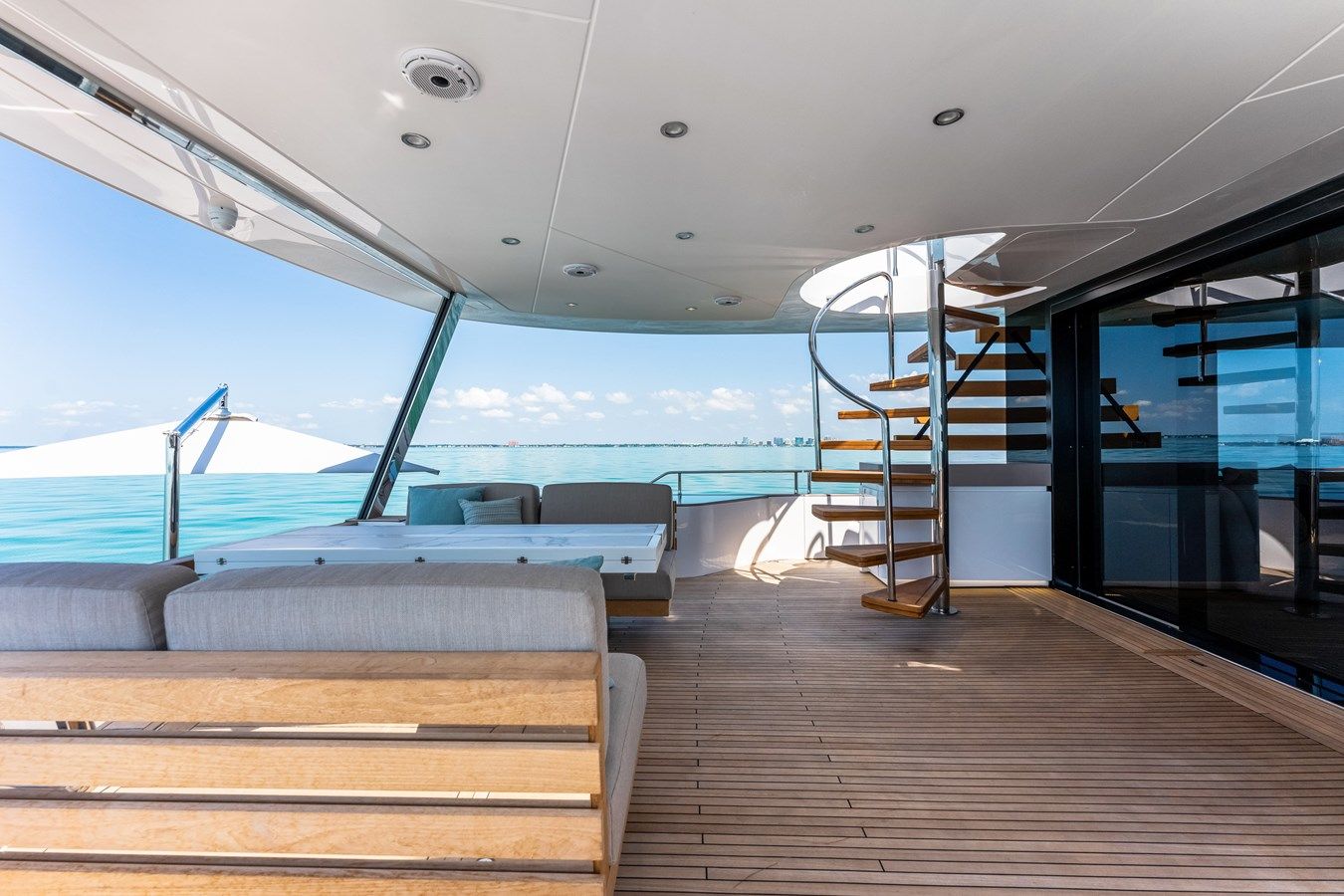 Buy a Equites - Azimut Yachts at Shestakov Yacht Sales