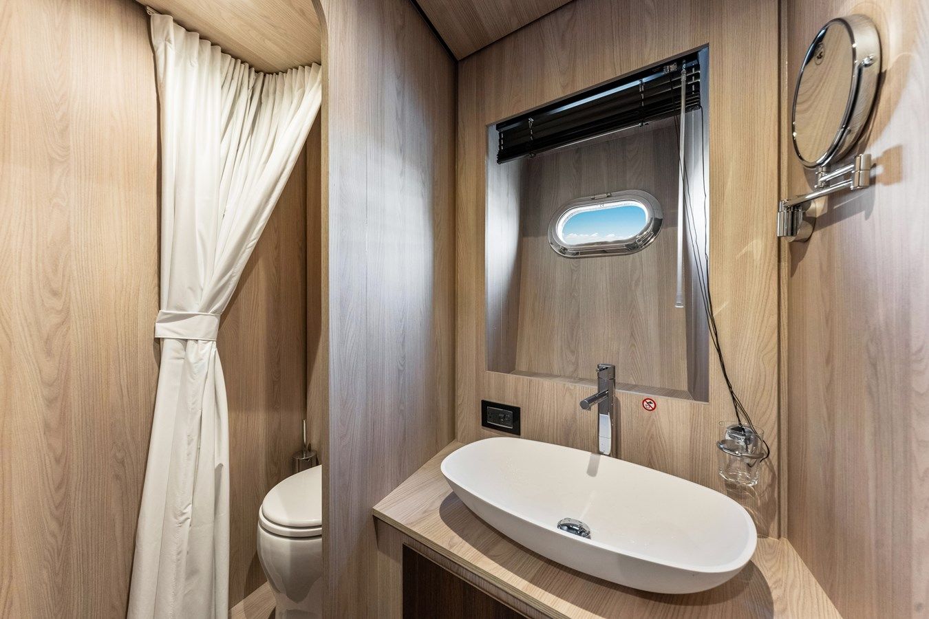 Equites 82 yacht sale