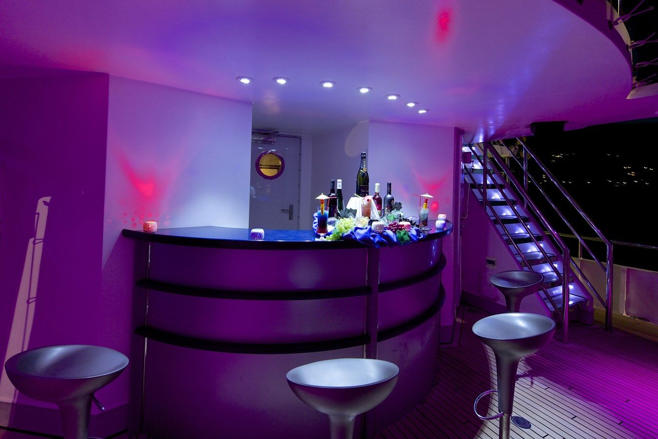 Лучшие предложения покупки яхты Running On Waves 210