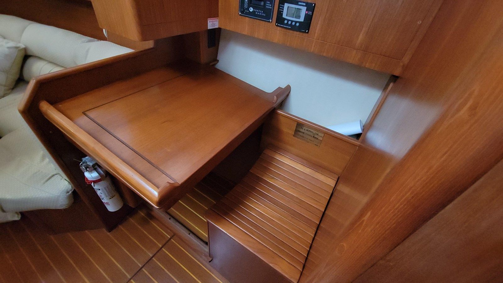 Продажа яхты PURA VIDA - HUNTER