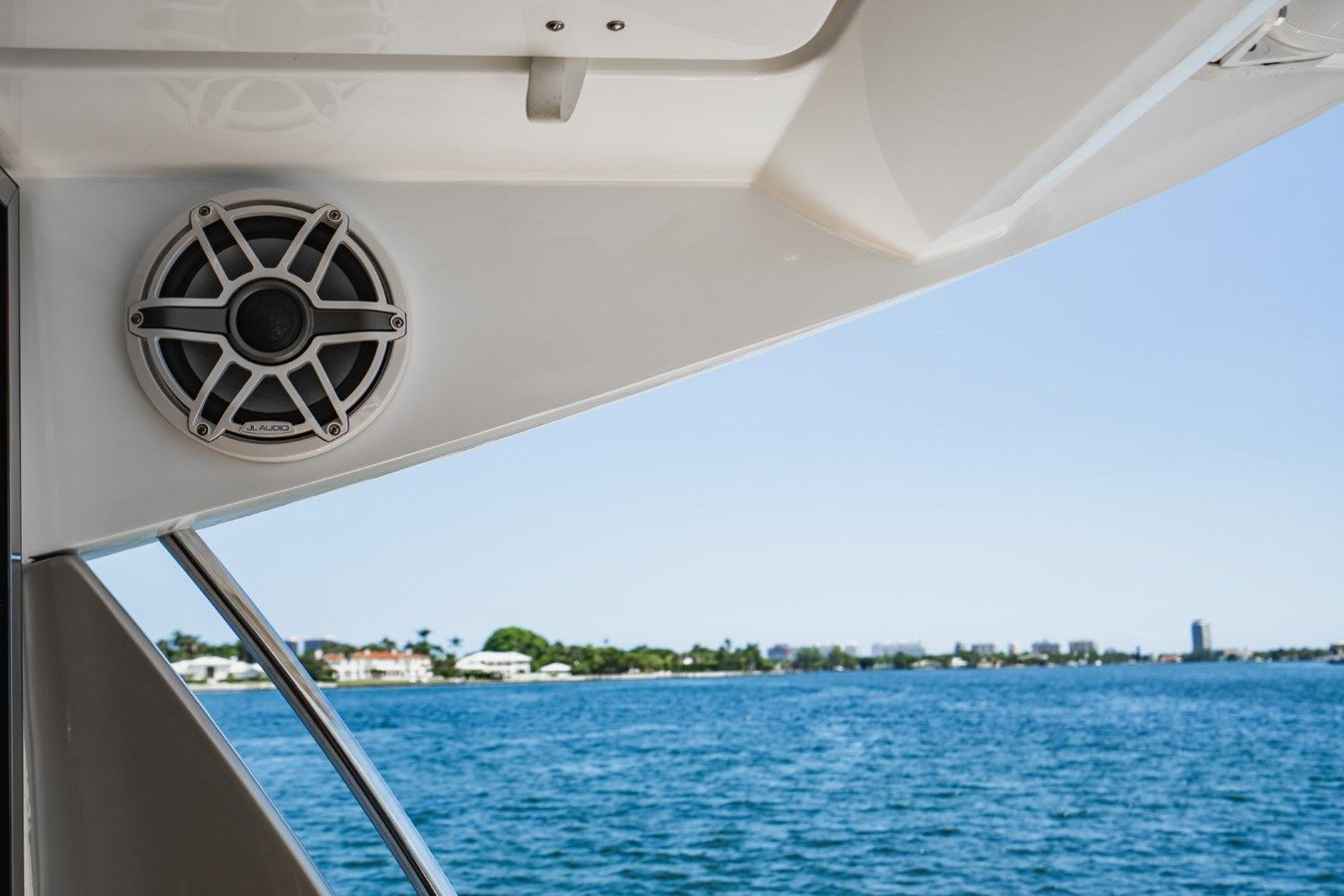 Стоимость яхты INVICTUS - PRESTIGE