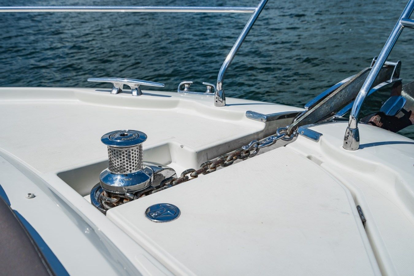 Продажа яхты INVICTUS 2018