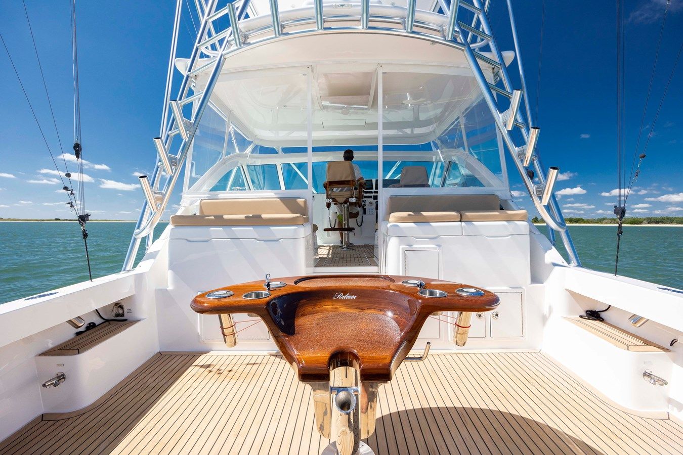 Купить яхту Box Office 410 Express Fisherman в Shestakov Yacht Sales