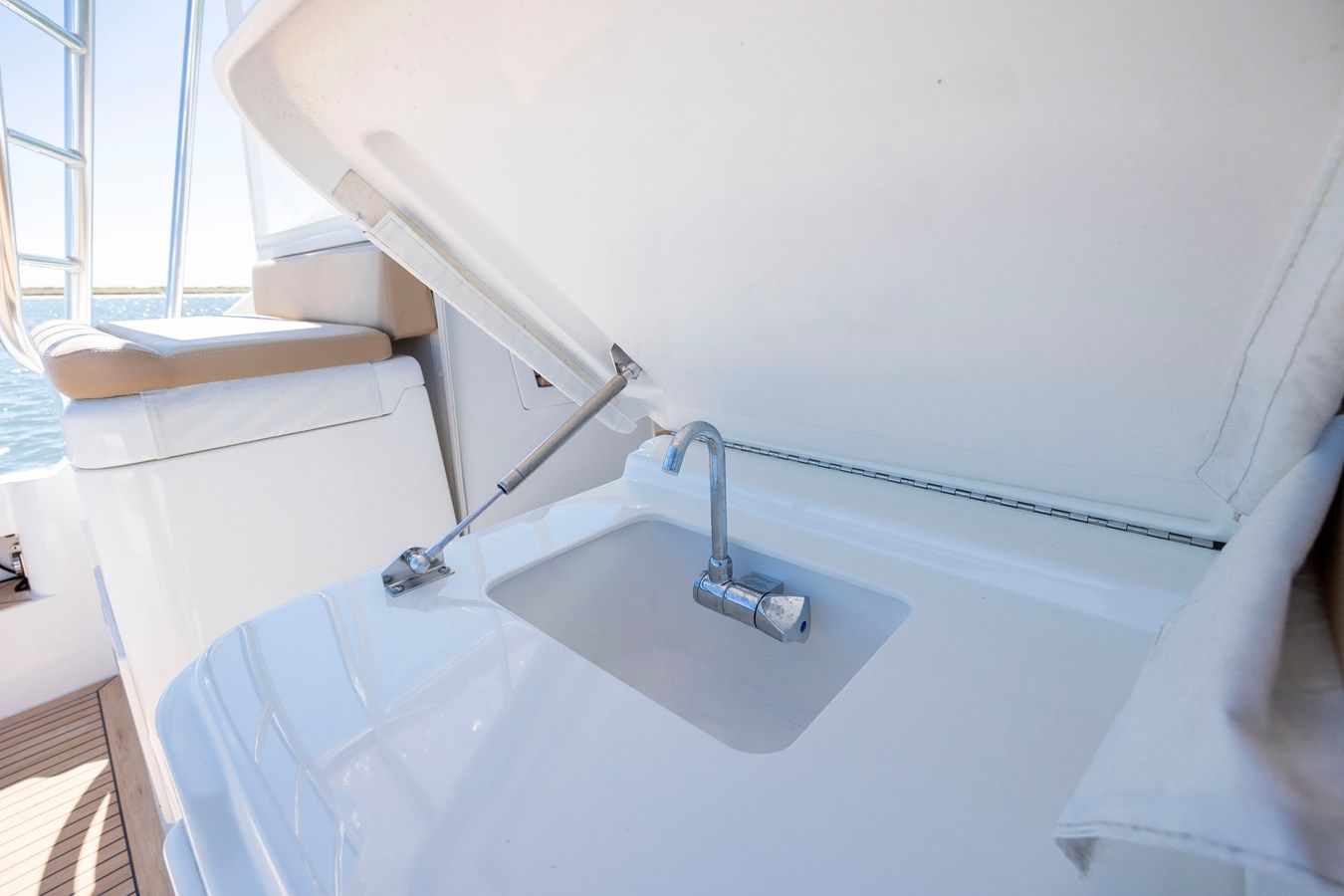 Купить яхту Box Office 41 в Shestakov Yacht Sales