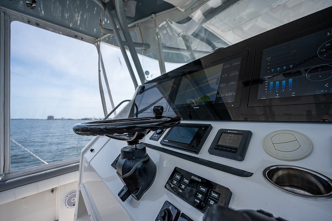 Buy a Hung Over - REGULATOR at Shestakov Yacht Sales