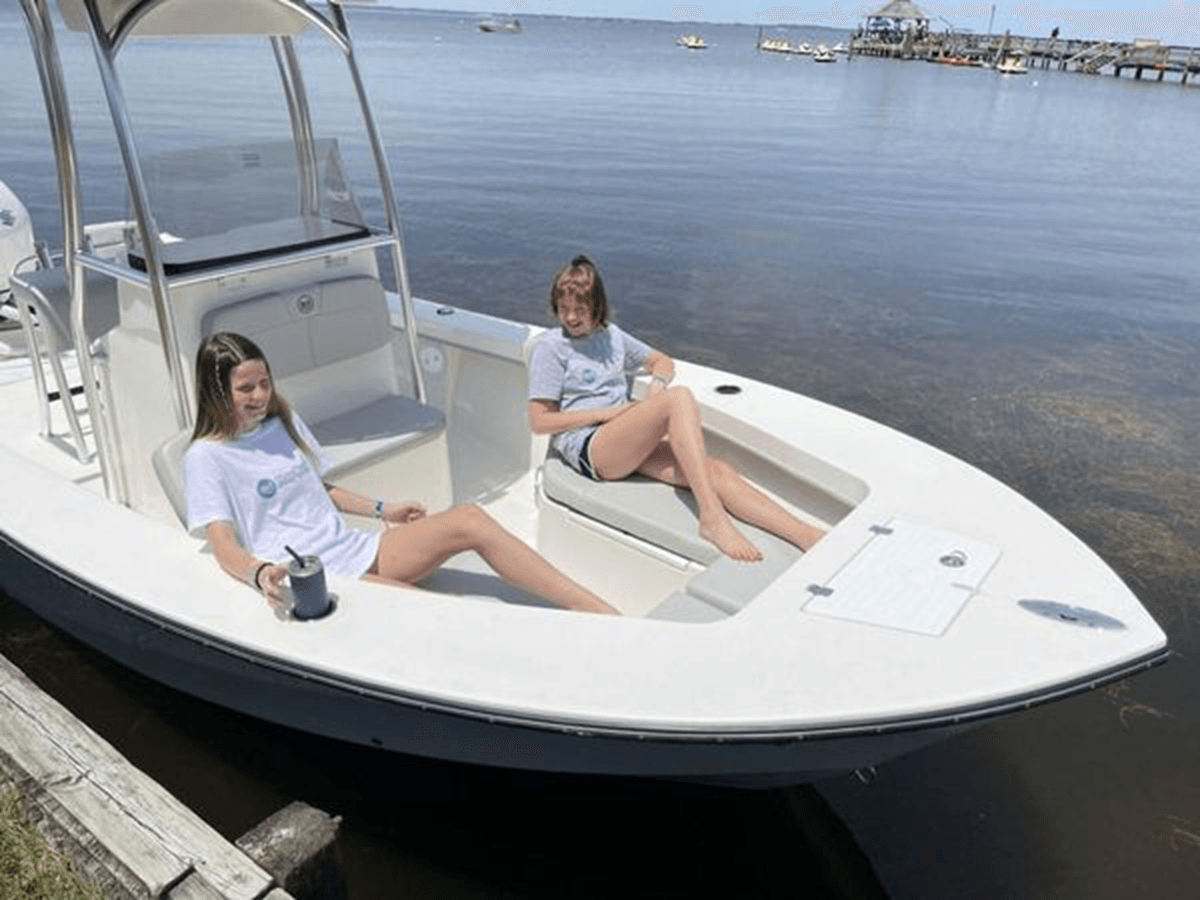 the best price on 2023 May-Craft 208 CC 2023