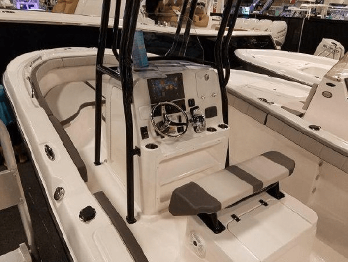 Купить 2022 Aquasport 2300 Center Console