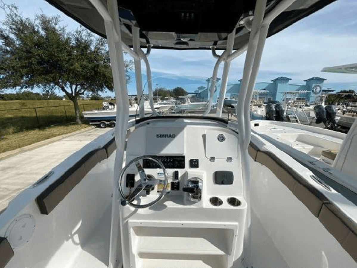 Стоимость яхты 2022 Aquasport 2300 Center Console 23