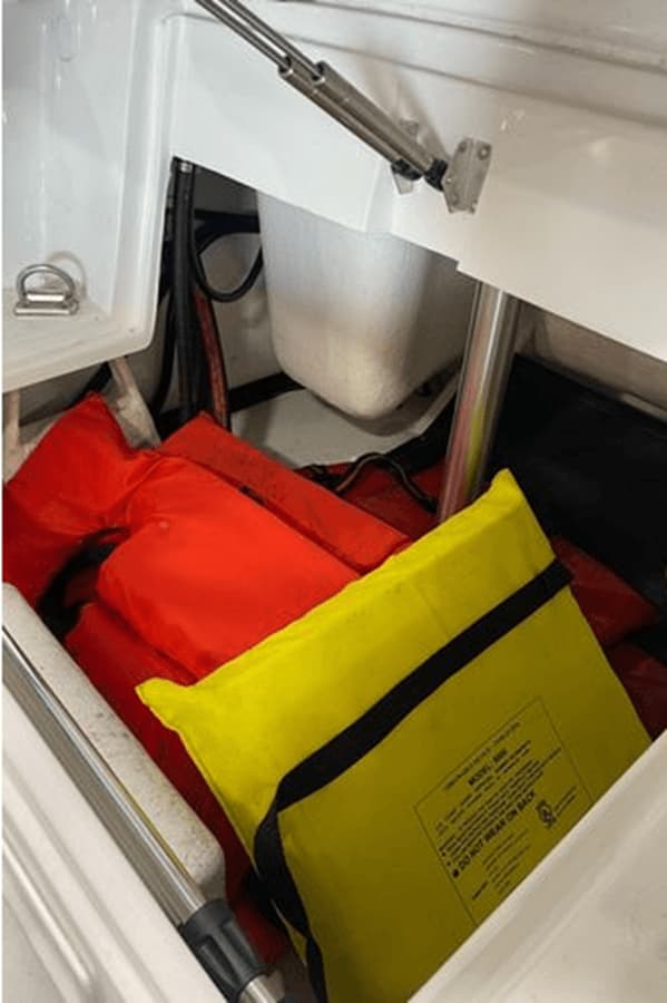 Buy a yacht 2022 Walker Bay Generation 450 DLX - WALKER BAY