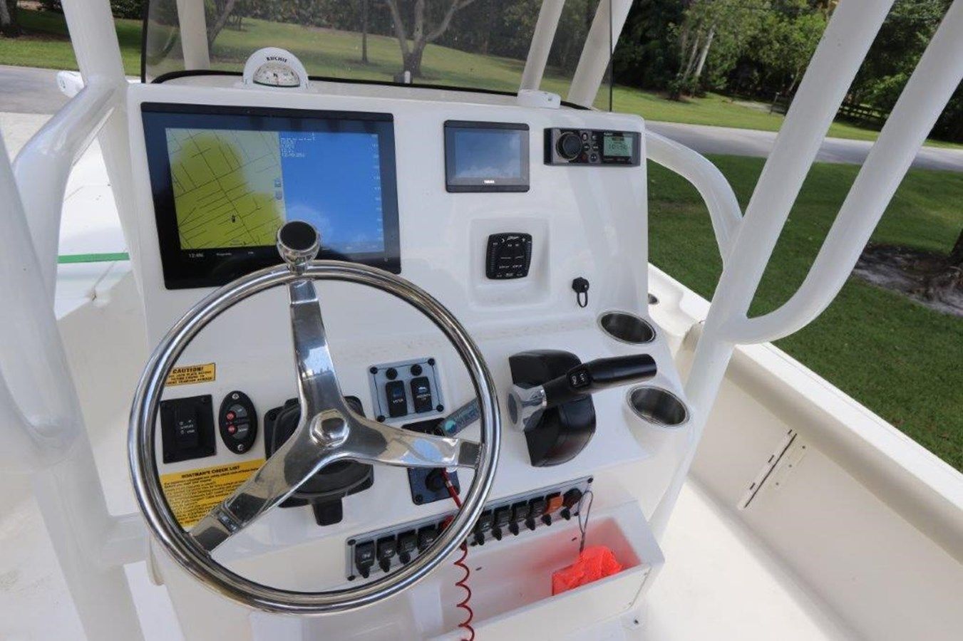 Buy a yacht - 230 Bay Reef